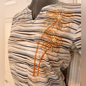 Gorgeous and fun palm tree tshirt for women.